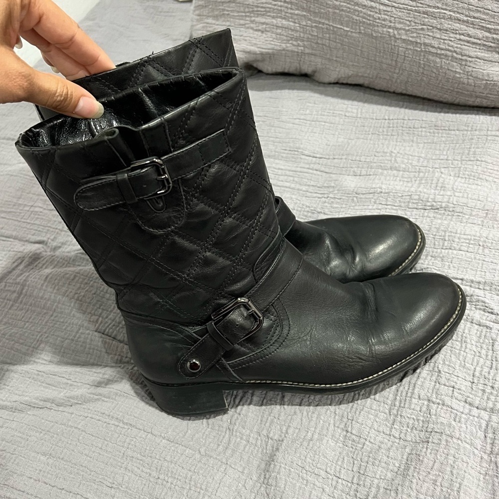 Women’s size 7 1/2, Black Aquatalia leather quilted boots